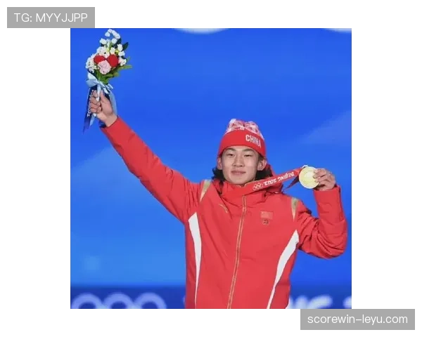 苏翊鸣训练完直接去秀场看秀，这反差谁懂啊